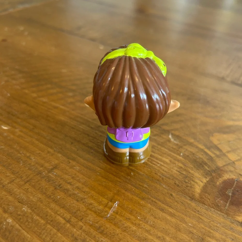 Fisher Price Little People girl with sunglasses  as is